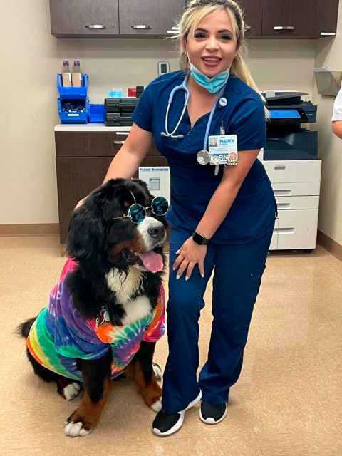 Nurse Week Celebration at Mercy Hospital | Ale Ramos Therapy Animals