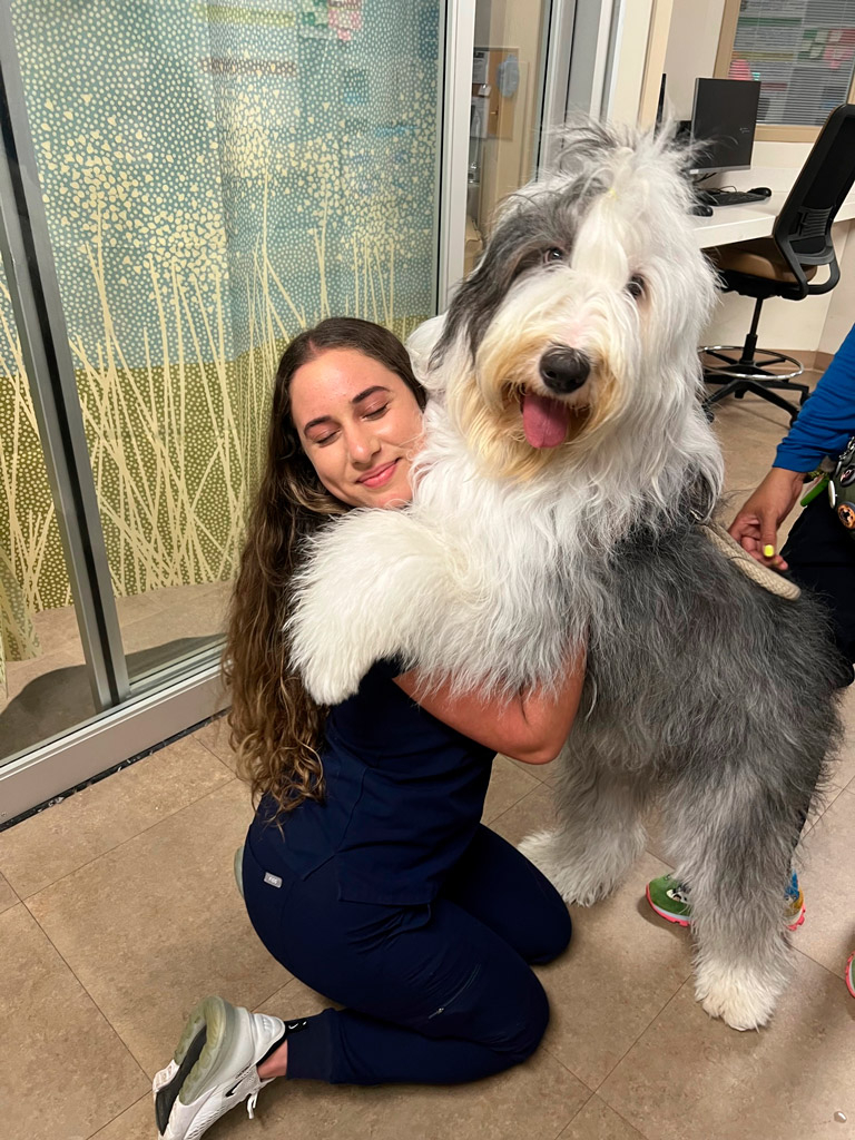  April 26, 2023 | Ale Ramos Therapy Animals