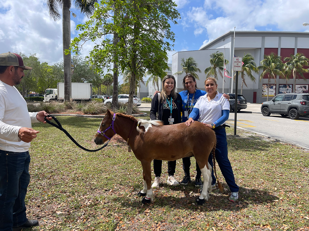 Pegasus visit Barbara Goleman School - April 24, 2025 | Ale Ramos Therapy Animals