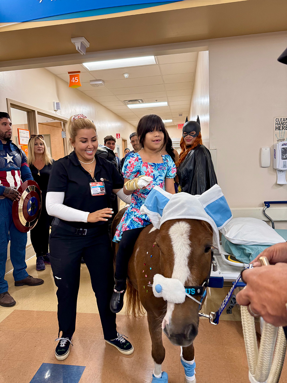 Pegasus visit Florida Kendall Hospital - April 17, 2025 | Ale Ramos Therapy Animals