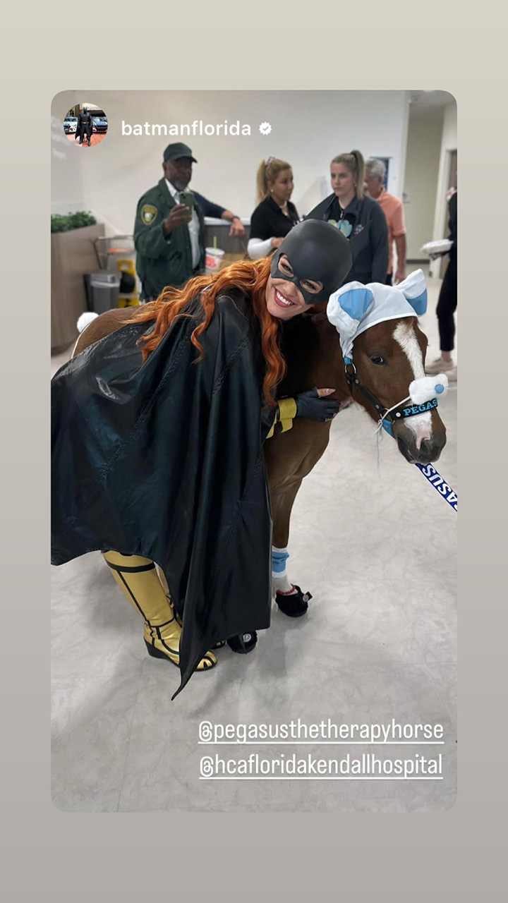 Pegasus visit Florida Kendall Hospital - April 17, 2025 | Ale Ramos Therapy Animals