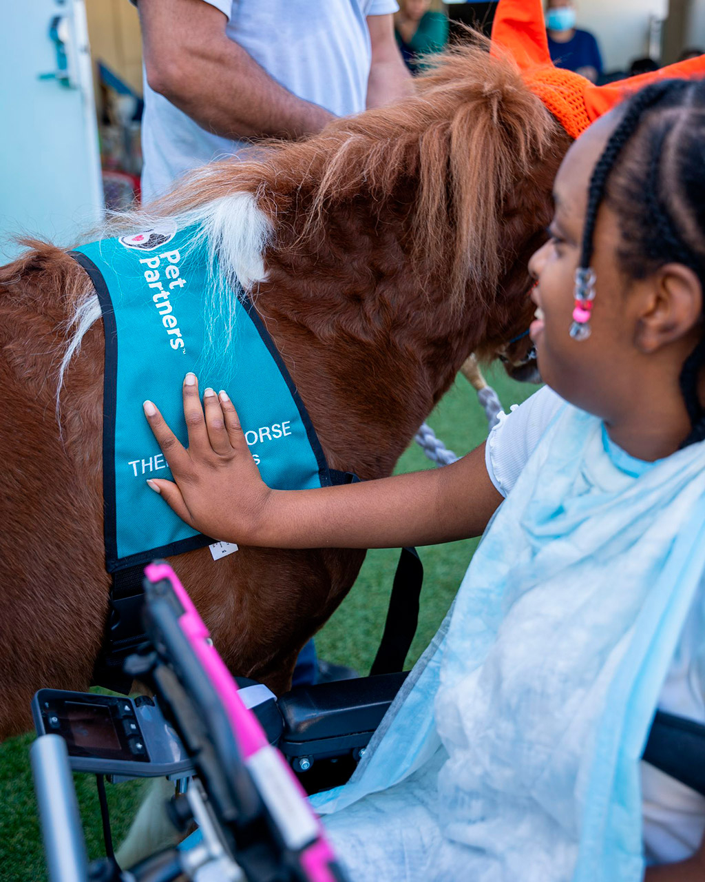 Pegasus visit Patches - PPEC | Ale Ramos Therapy Animals