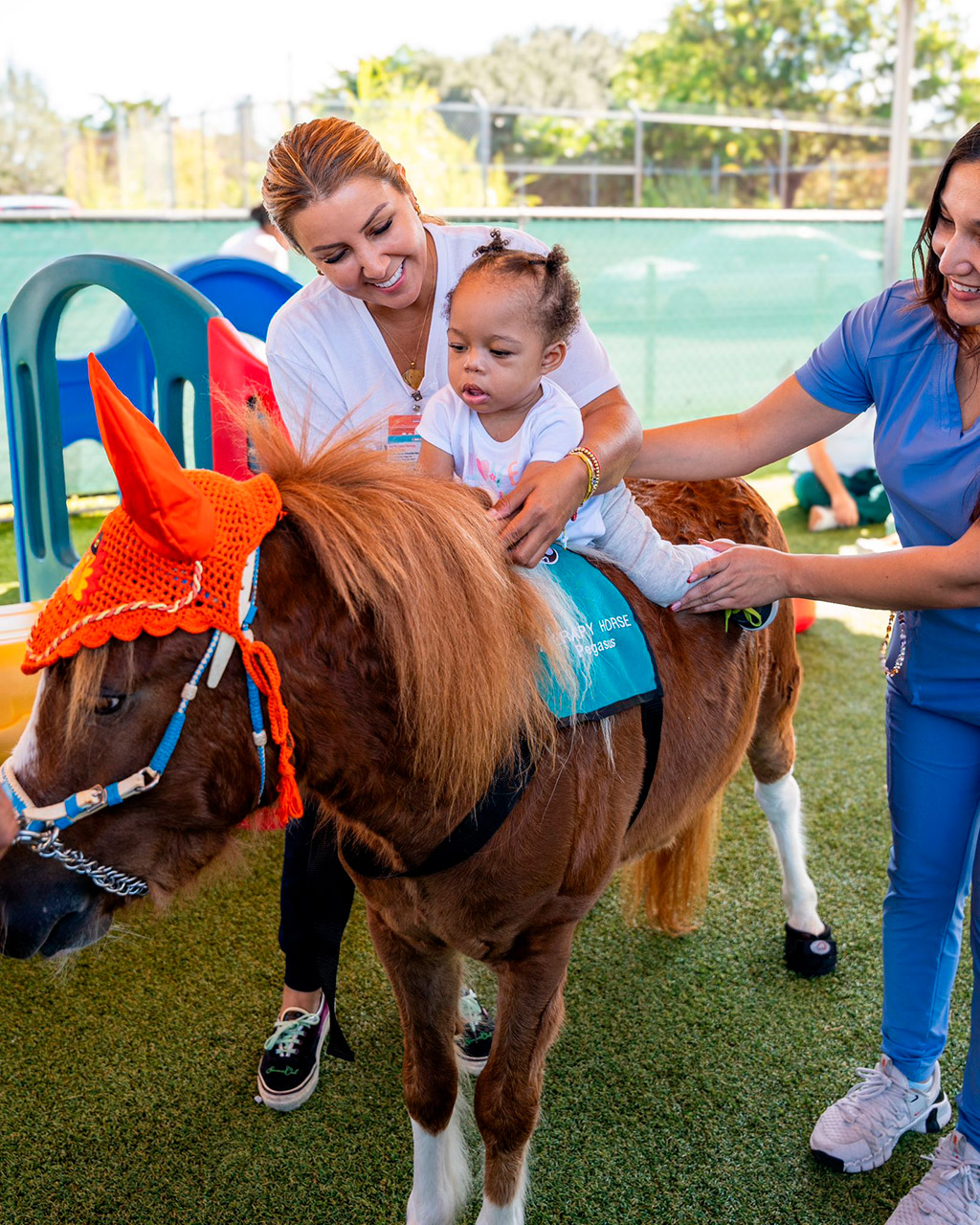 Pegasus visit Patches - PPEC | Ale Ramos Therapy Animals