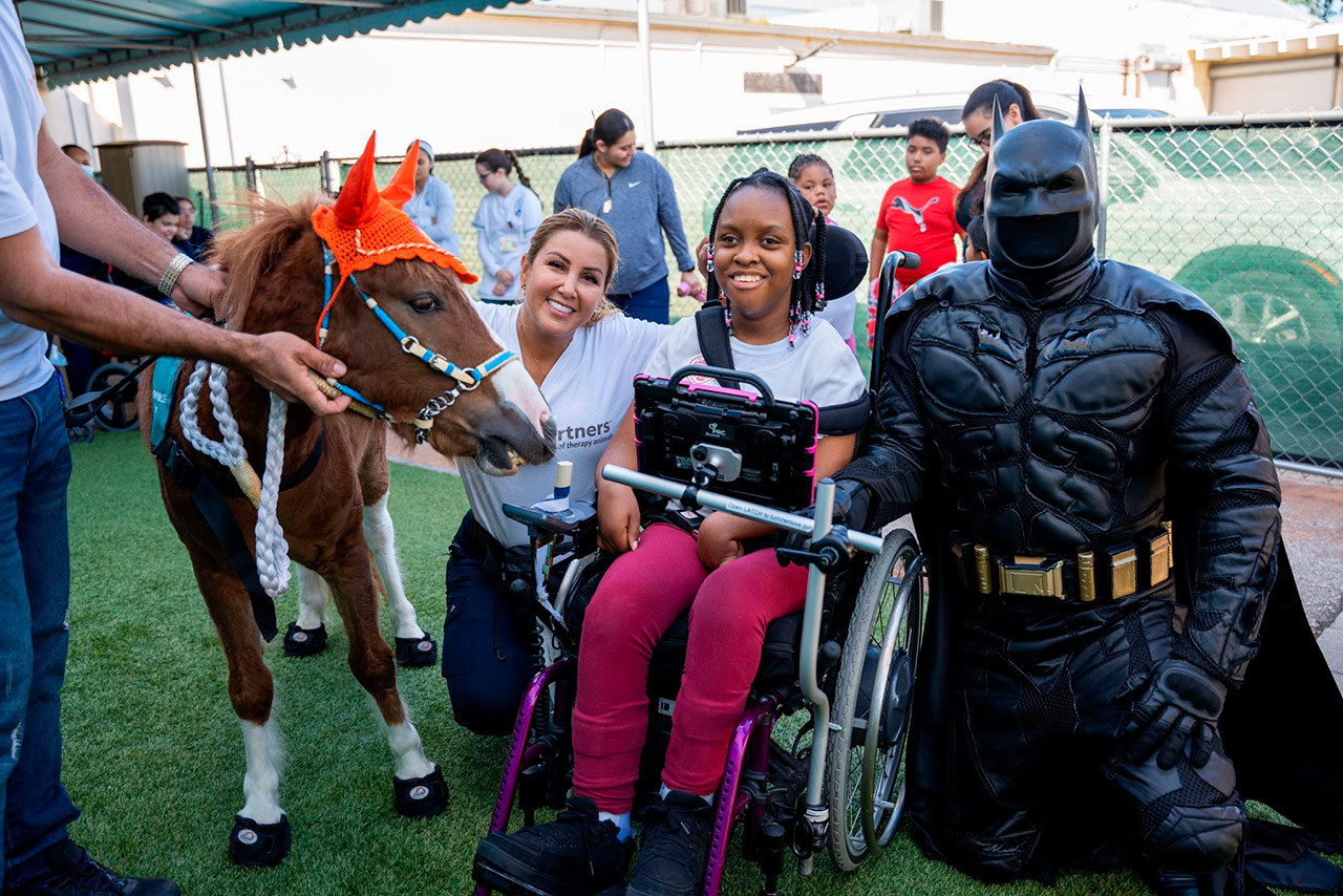 Pegasus visit Patches - PPEC | Ale Ramos Therapy Animals