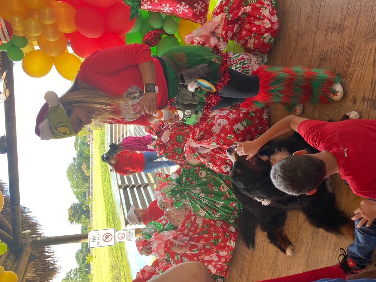 Santa Paws at Big Bear Academy | Ale Ramos Therapy Animals