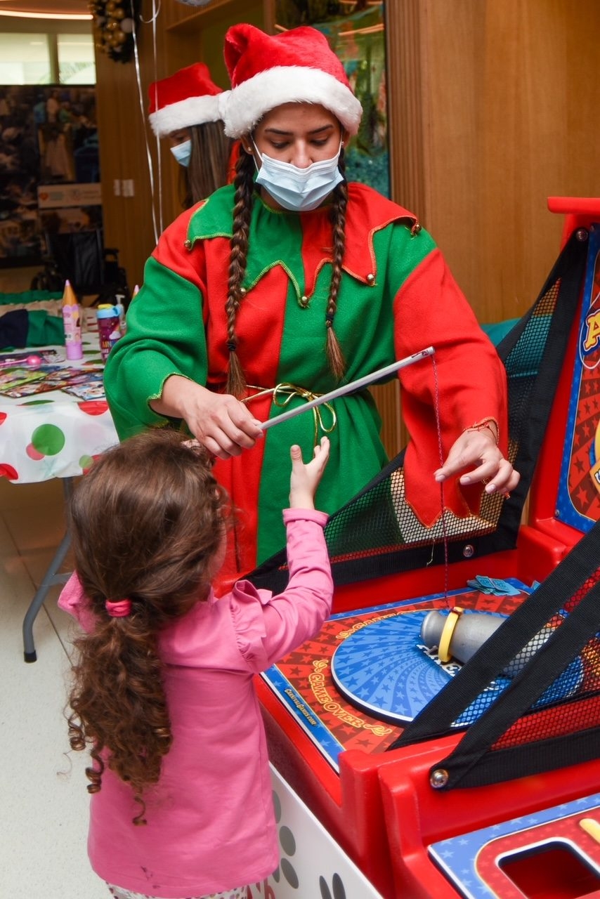 Santa Paws at Nicklaus Children’s Hospital | Ale Ramos Therapy Animals