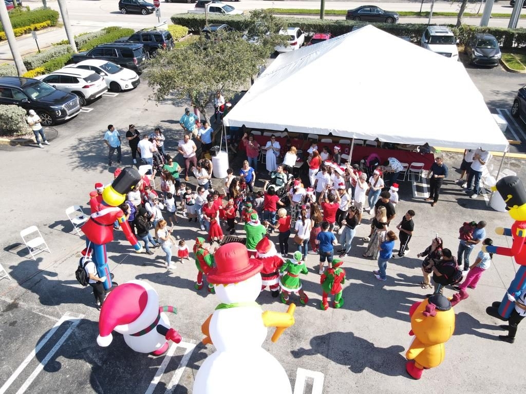 Santa Paws at Pedikidz | Ale Ramos Therapy Animals