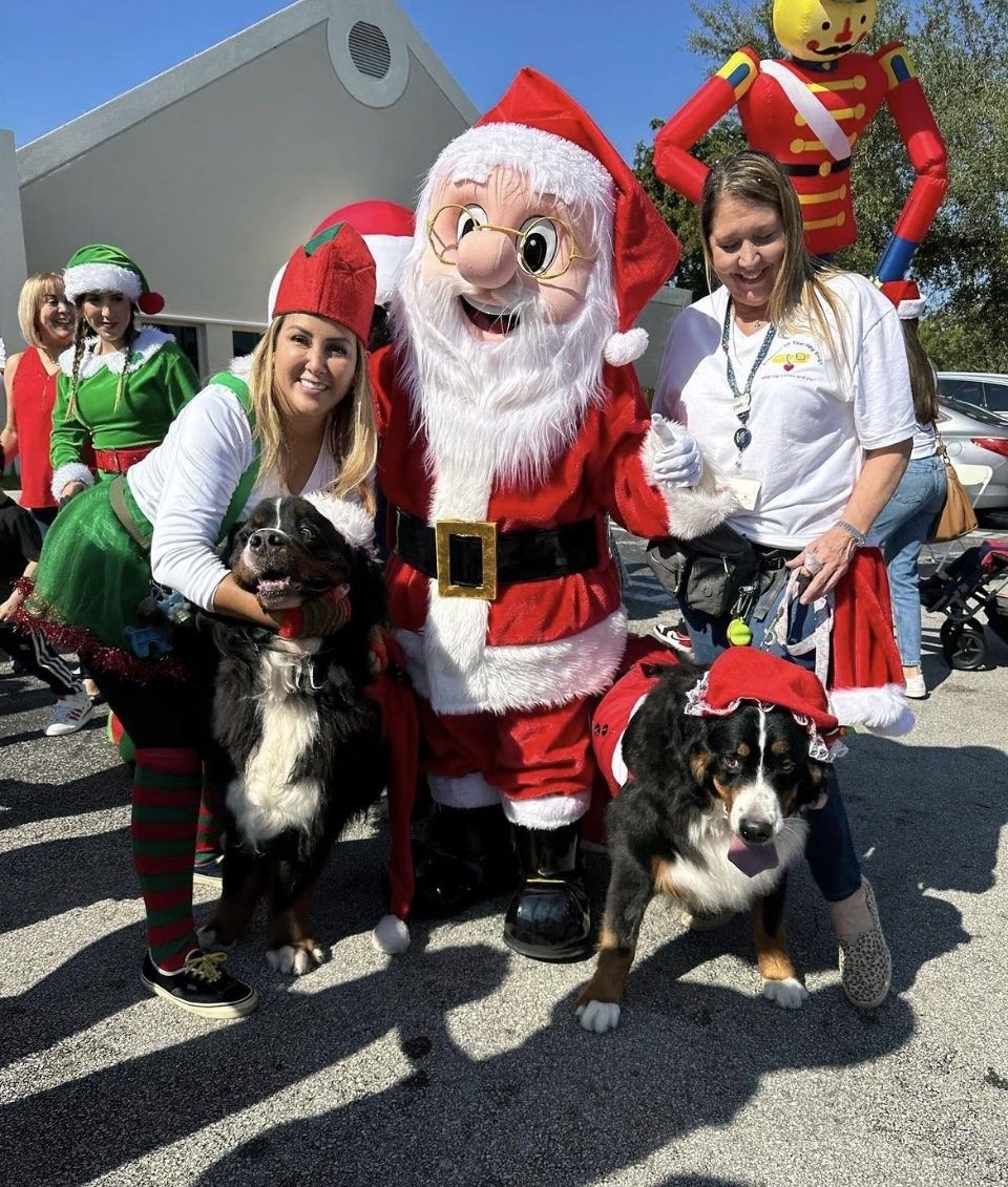 Santa Paws at Pedikidz | Ale Ramos Therapy Animals