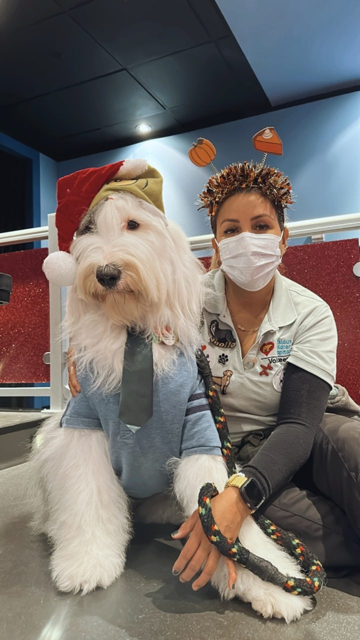 Thanksgiving at Nicklaus Children’s Hospital with Thor | Ale Ramos Therapy Animals