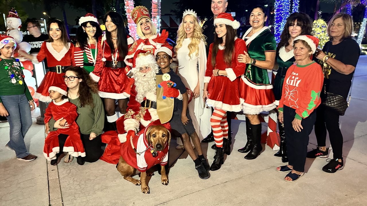 Tree Lighting by Mystic Force Foundation | Ale Ramos Therapy Animals