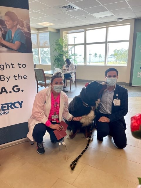Valentine’s Celebrations at Mercy Hospital | Ale Ramos Therapy Animals