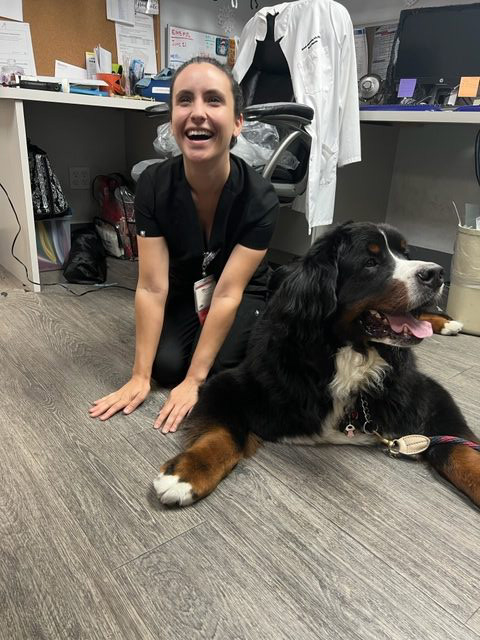 Visit at Kendall Regional Hospital | Ale Ramos Therapy Animals